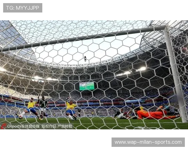 霍伊伦门前包抄接加纳乔横传，轻松推空门