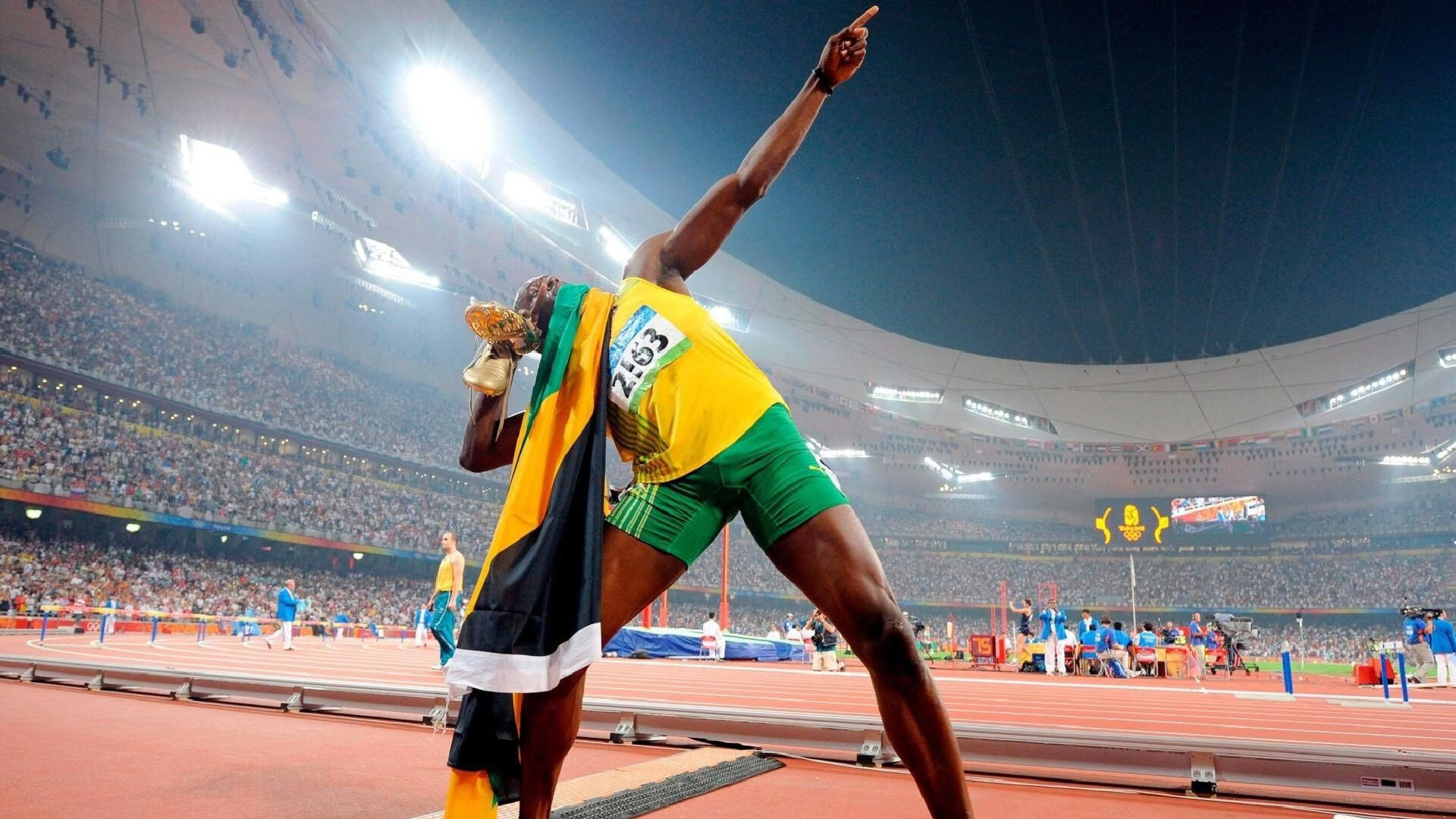 VAR争议：关键判罚案例复盘与技术改进建议，var案例分析